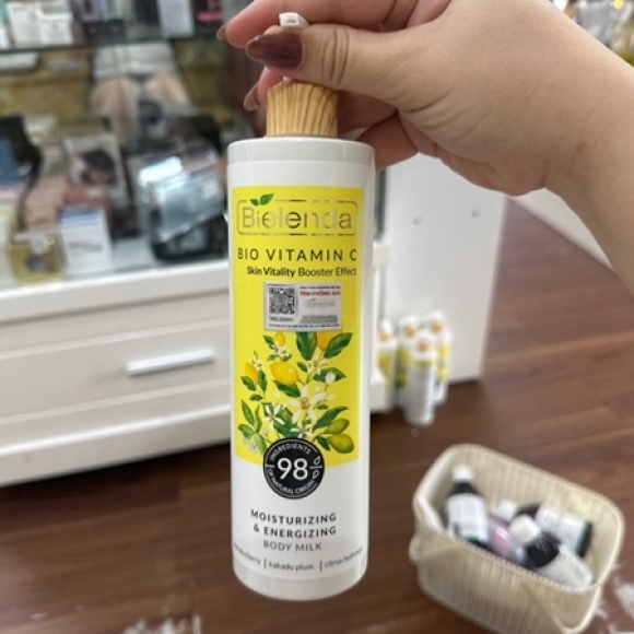 SỮA DƯỠNG THỂ TRẮNG DA BIELENDA 400ml