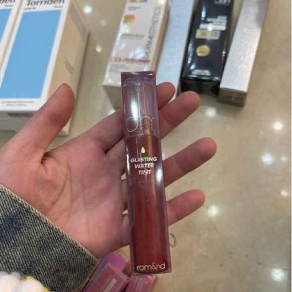 SON TINT BÓNG ROMAND 06