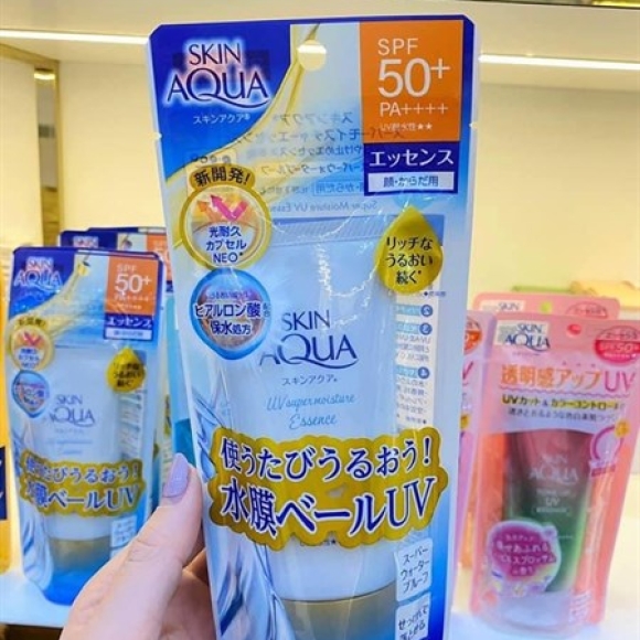 KEM CHỐNG NẮNG SKINAQUA UV SUPER MOISTURE ESSENCE 80g