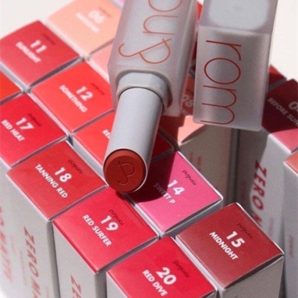 SON THỎI ROMAND #18 TANNING RED