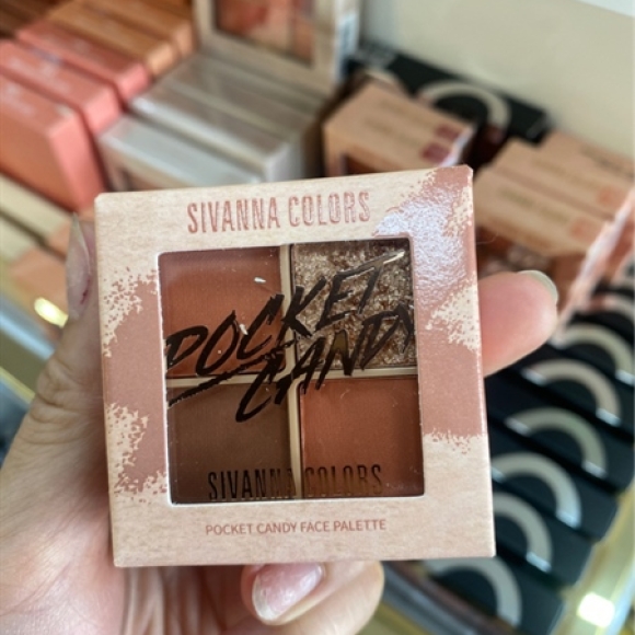 Bảng mắt 4 ô Sivanna Pocket #04