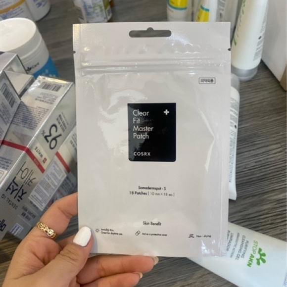 MIẾNG DÁN MỤN COSRX ĐEN 18M