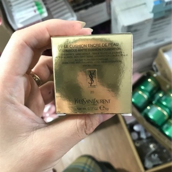 Cushion Ysl Mini 5g vỏ đen tone 20
