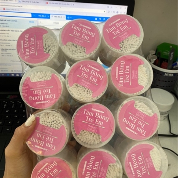 Tăm bông trẻ em hộp 240 que thân gỗ